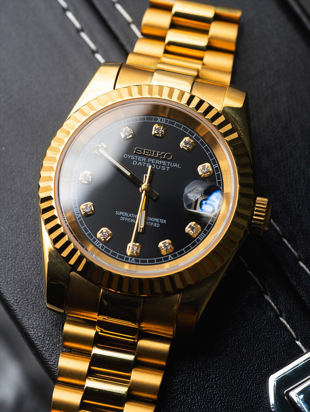 Automatic Mod Watch Style Presidential | 316L Stainless Steel Case | Gold Bezel Black Dial | Gold Hour Markers | Oystersteel Stainless Steel Bracelet