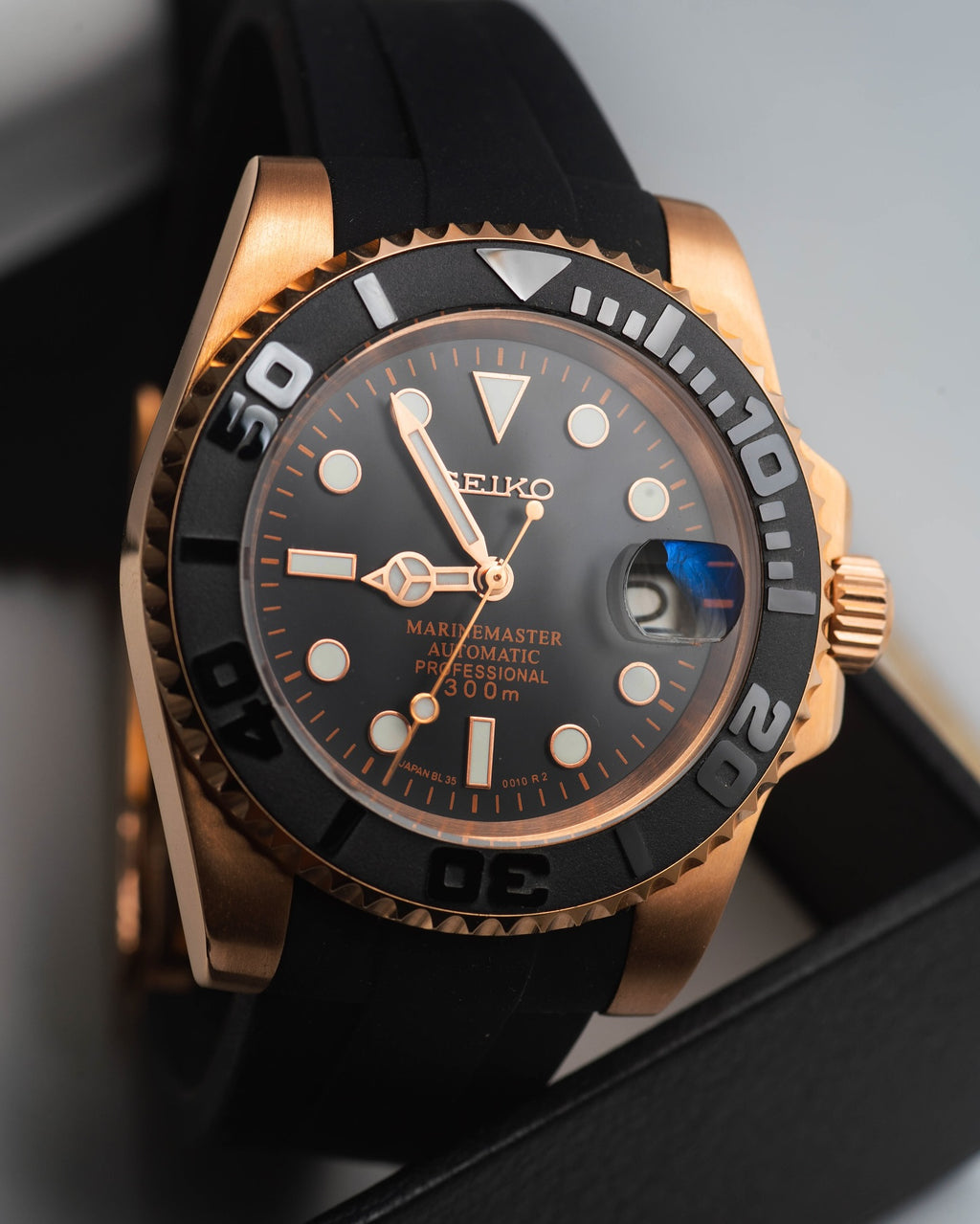 Automatic Mod Watch Style Master Oysterflex | 904L Stainless Steel Case | Superlumed Black / Gold dial | Bi-directional rotating Black/Black Ceramic Bezel