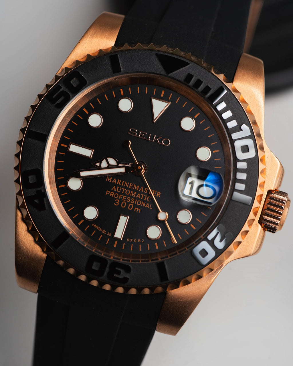 Automatic Mod Watch Style Master Oysterflex | 904L Stainless Steel Case | Superlumed Black / Gold dial | Bi-directional rotating Black/Black Ceramic Bezel