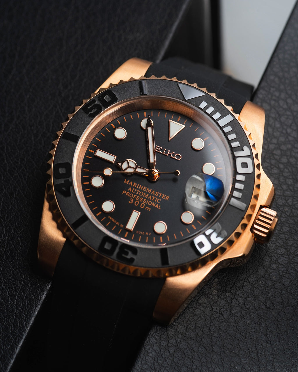 Automatic Mod Watch Style Master Oysterflex | 904L Stainless Steel Case | Superlumed Black / Gold dial | Bi-directional rotating Black/Black Ceramic Bezel