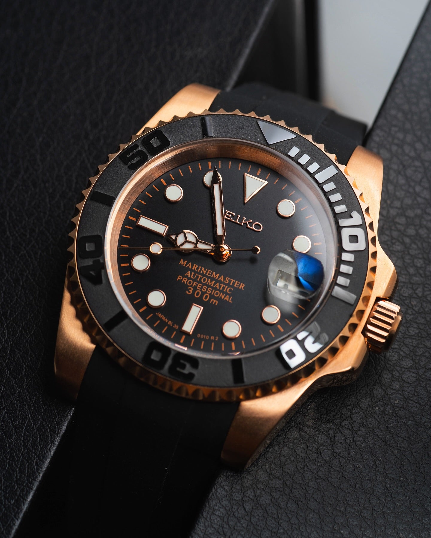 Automatic Mod Watch Style Master Oysterflex | 904L Stainless Steel Case | Superlumed Black / Gold dial | Bi-directional rotating Black/Black Ceramic Bezel