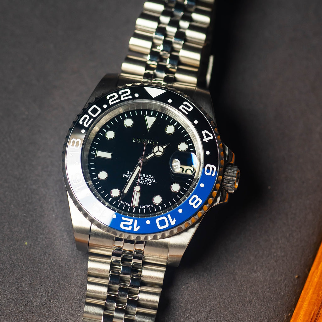 Automatic Mod Watch Style Batman Jubilee | 904L Stainless Steel Case | Superlumed Black dial | Bi-directional rotating Blue/Black ceramic bezel