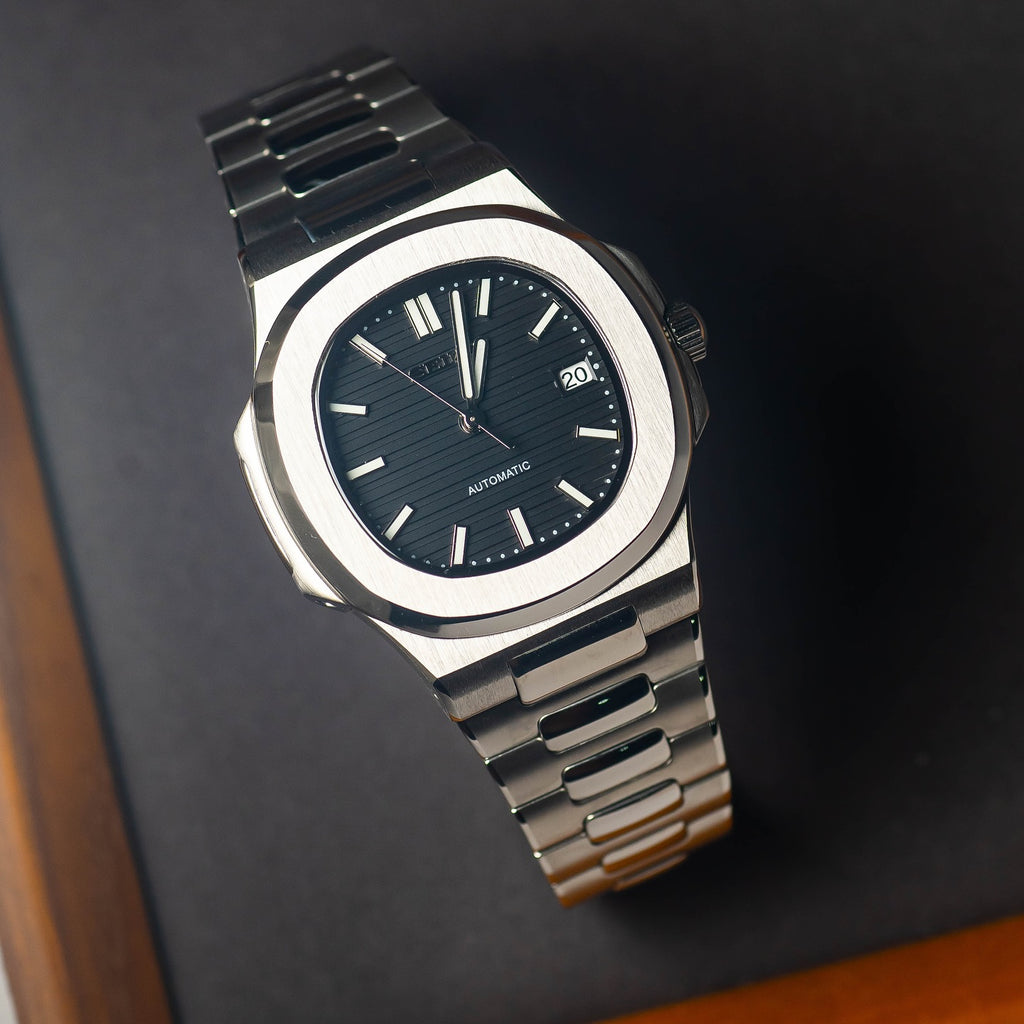 Automatic Mod Watch Style Nautilus Jumbo 5711/1 | 316L Stainless Steel Case | Black Textured Dial | Oystersteel Stainless Steel Bracelet