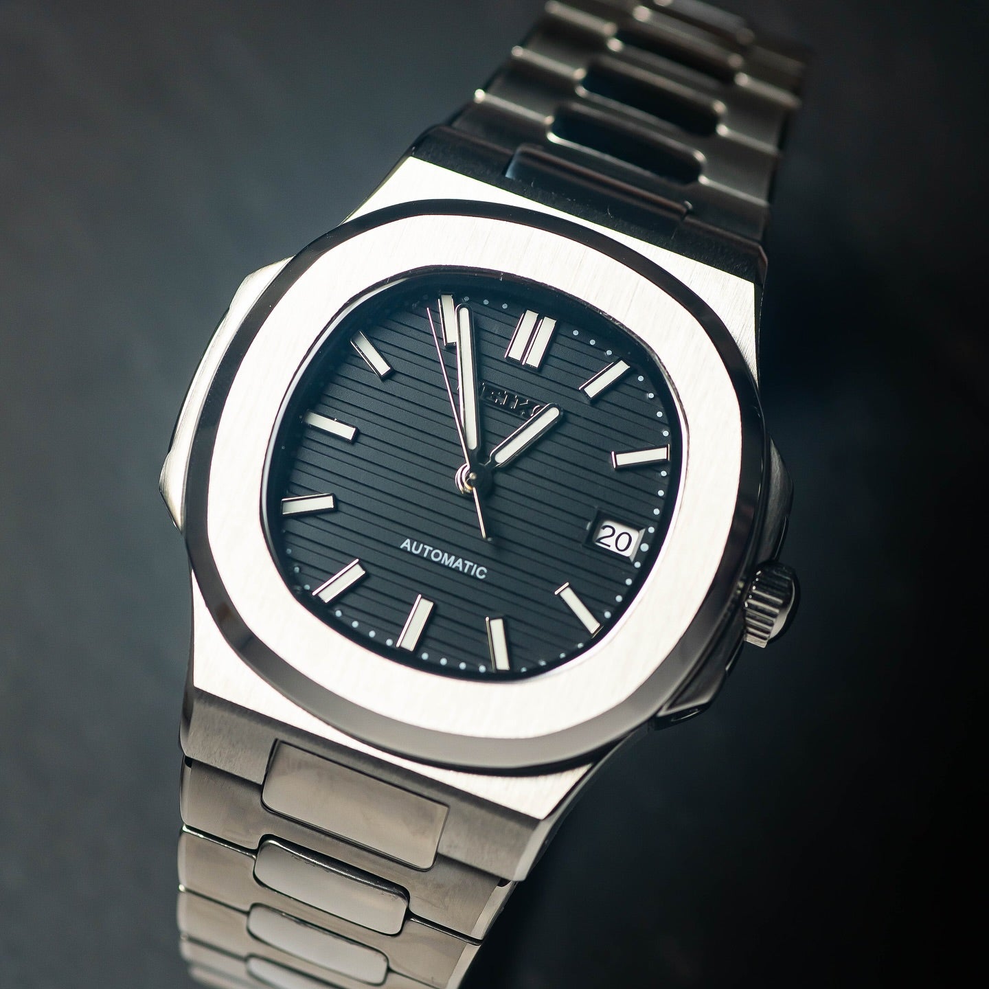 Automatic Mod Watch Style Nautilus Jumbo 5711/1 | 316L Stainless Steel Case | Black Textured Dial | Oystersteel Stainless Steel Bracelet