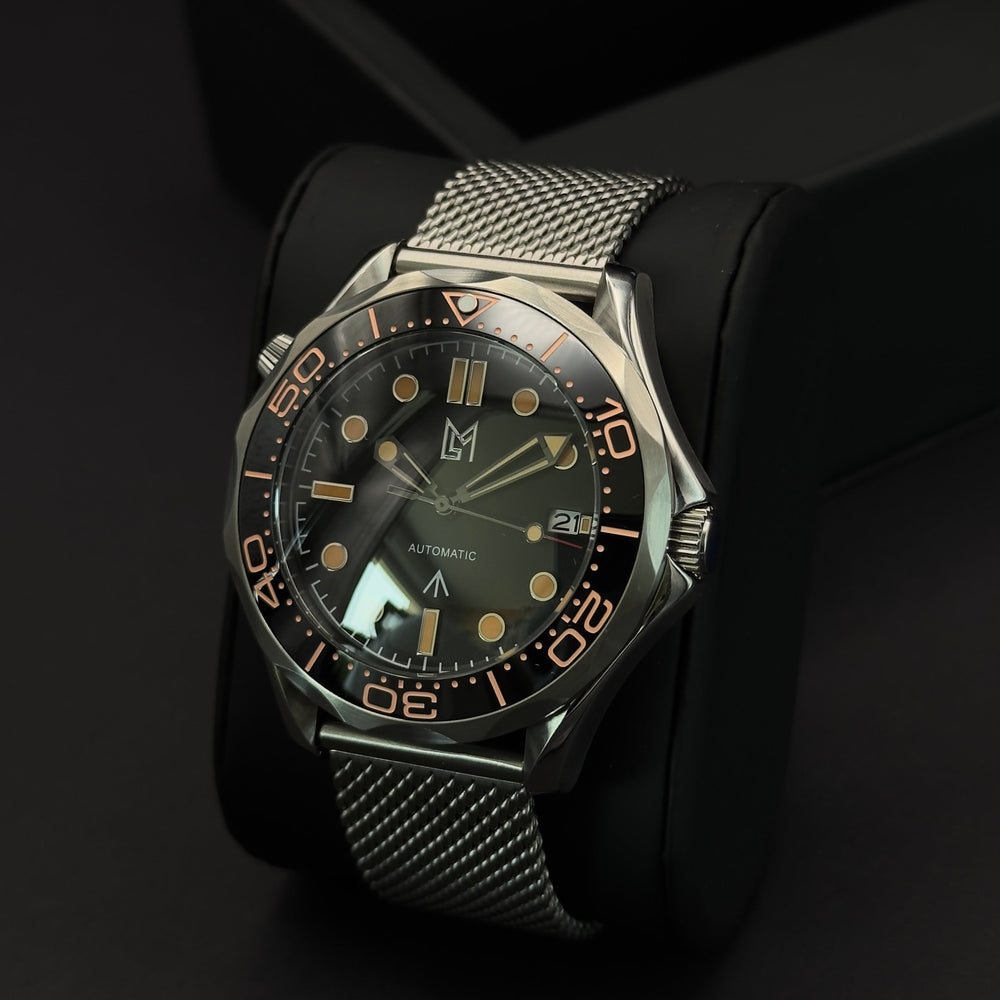 Luxury Swiss-Style Watch | Automatic Movement| Black Dial with Rotating Bezel | 904L Stainless Steel Case | Mesh Bracelet