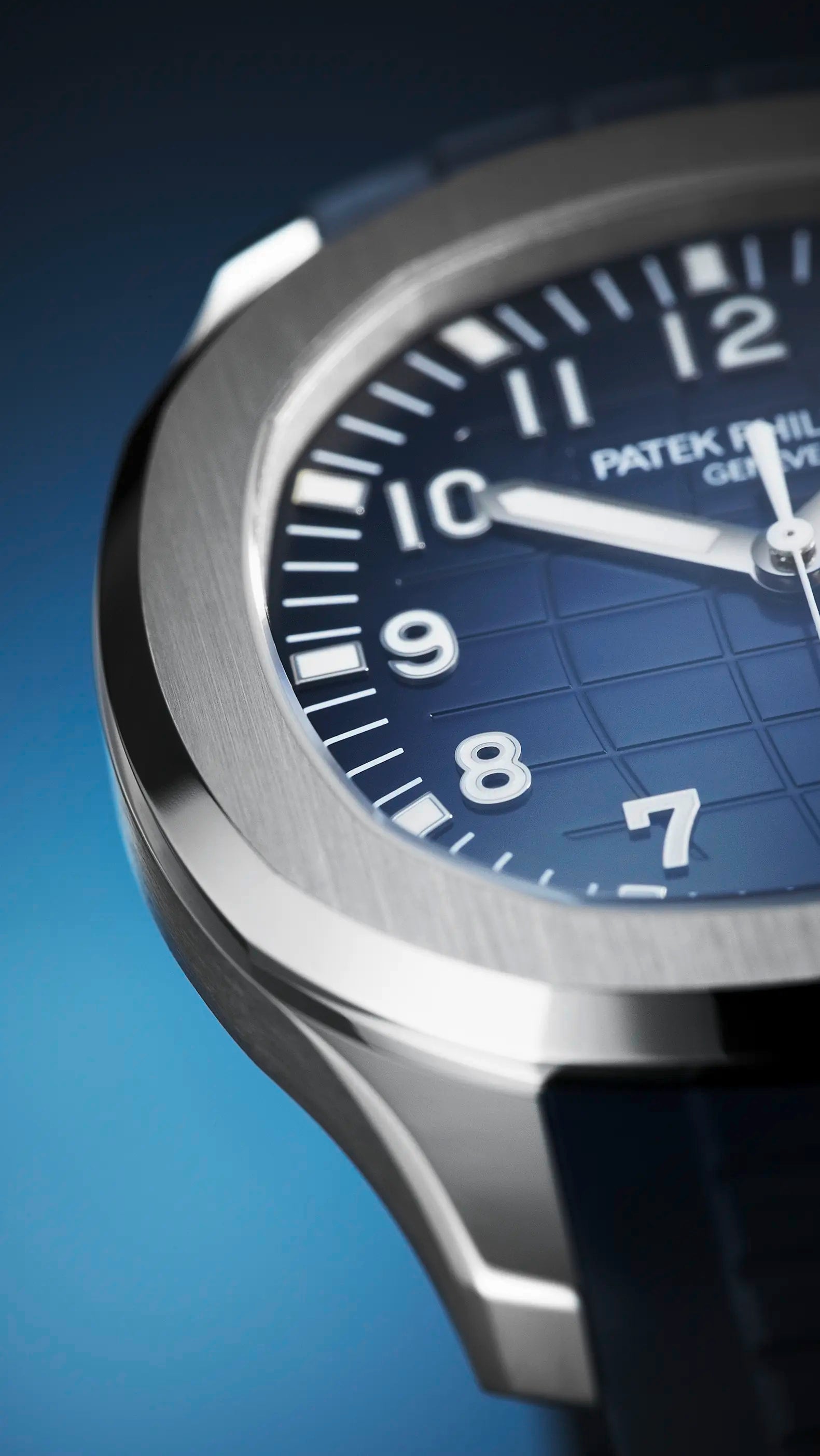 Luxury Swiss Watch | Automatic Movement | Blue Dial | Stainless Steel Case | Blue Rubber Strap | Date Display