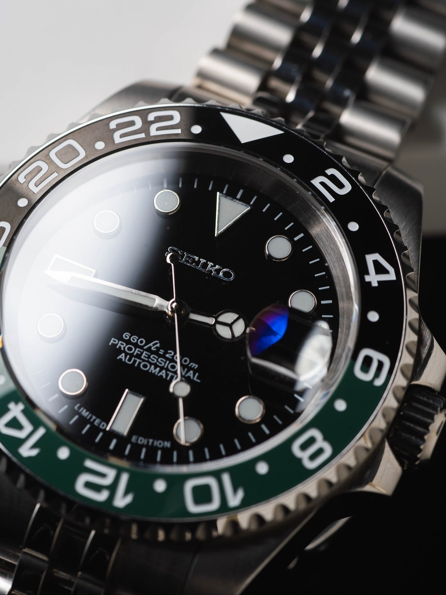 Automatic Mod Watch Style Sprite Master II | 904L Stainless Steel Case | Superlumed Black dial | Bi-directional rotating Green/Black ceramic bezel