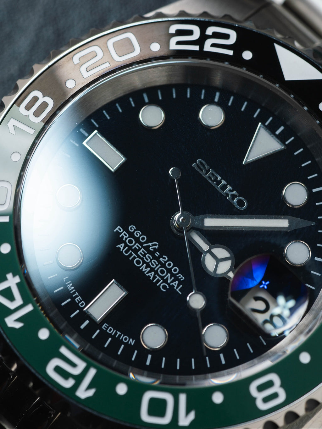 Automatic Mod Watch Style Sprite Master II | 904L Stainless Steel Case | Superlumed Black dial | Bi-directional rotating Green/Black ceramic bezel