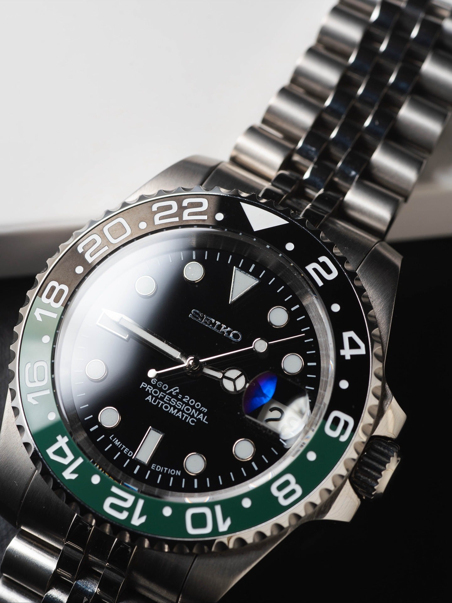 Automatic Mod Watch Style Sprite Master II | 904L Stainless Steel Case | Superlumed Black dial | Bi-directional rotating Green/Black ceramic bezel