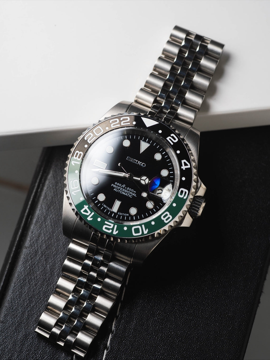 Automatic Mod Watch Style Sprite Master II | 904L Stainless Steel Case | Superlumed Black dial | Bi-directional rotating Green/Black ceramic bezel