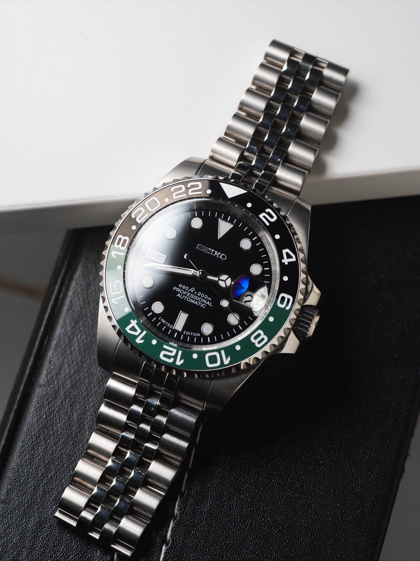 Automatic Mod Watch Style Sprite Master II | 904L Stainless Steel Case | Superlumed Black dial | Bi-directional rotating Green/Black ceramic bezel
