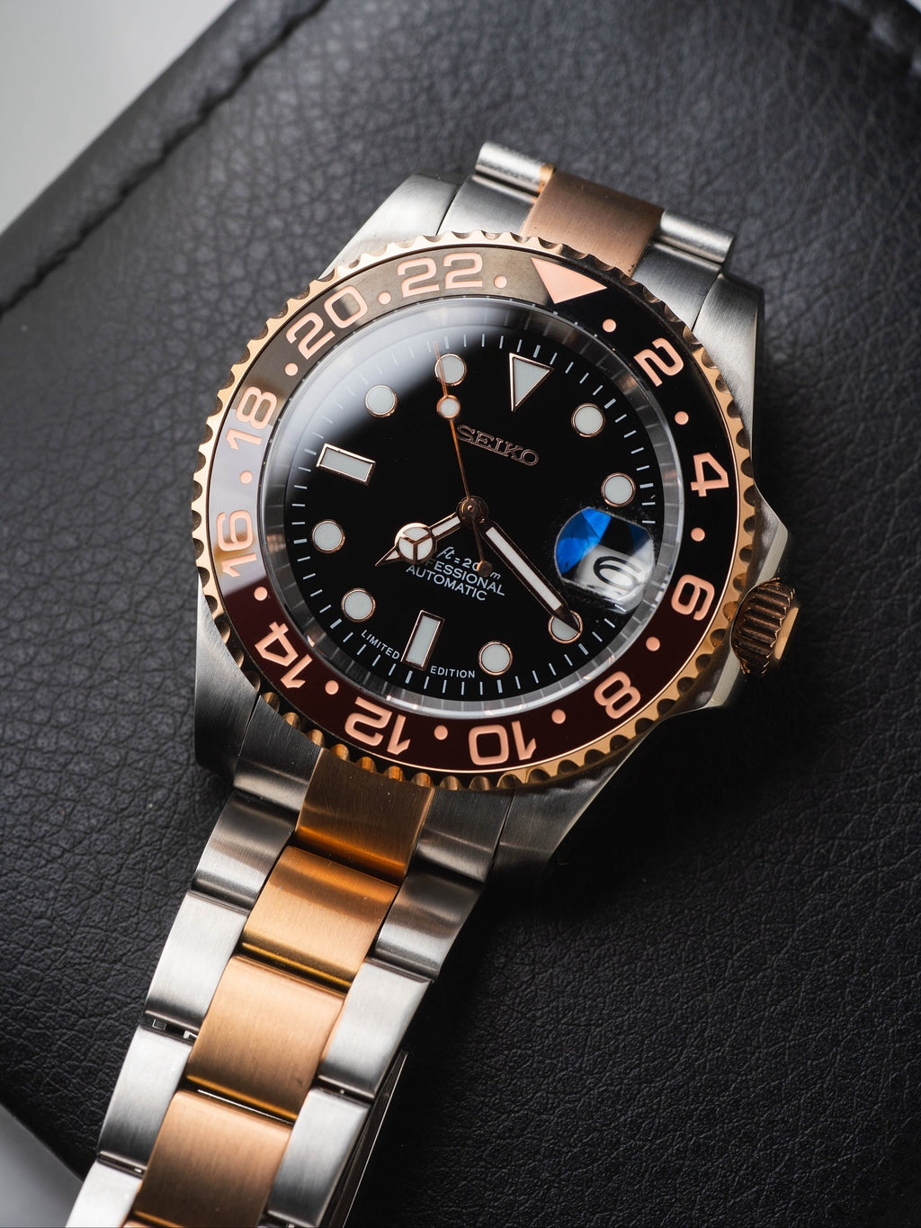 Automatic Mod Watch Style Rootbeer GMT | 904L Stainless Steel Case | Superlumed Black dial | Bi-directional rotating Gold Everose /Black ceramic bezel