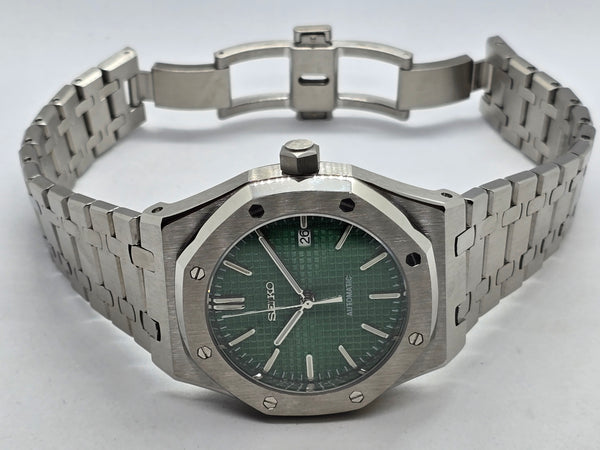 Luxury Japanese Watch | Automatic Movement | Green Dial with Textured Pattern | Stainless Steel Case & Bracelet