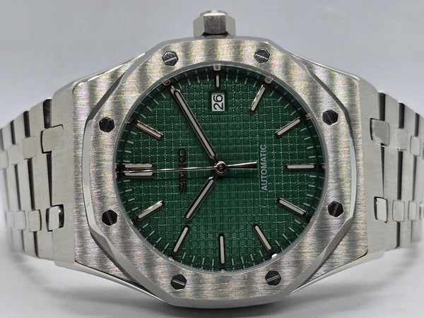 Luxury Japanese Watch | Automatic Movement | Green Dial with Textured Pattern | Stainless Steel Case & Bracelet