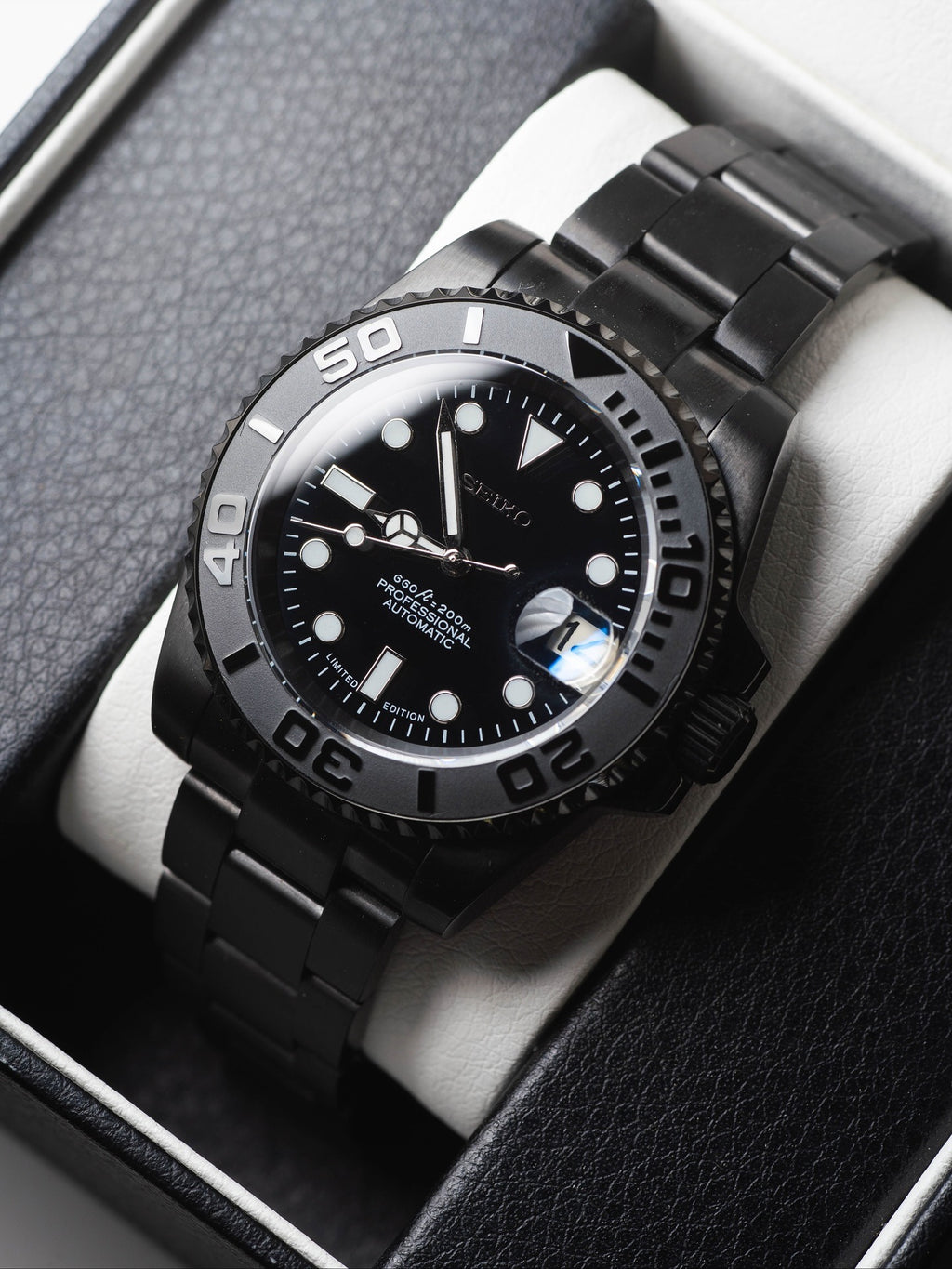 Automatic Mod Watch Style Platinum Yacht | 904L Stainless Steel Case | Superlumed Black dial | Bi-directional rotating Grey/Black Ceramic Bezel