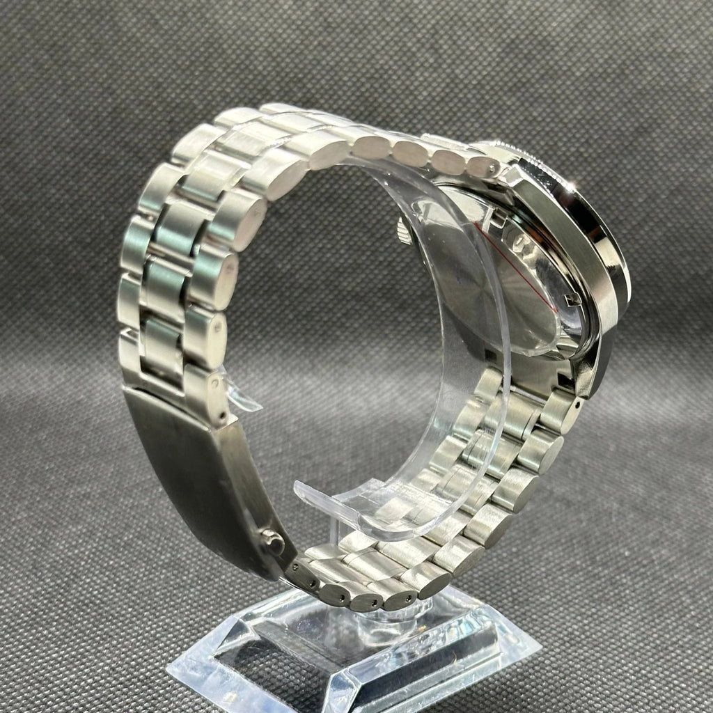 Luxury Swiss-Style Watch | Automatic Movement | Black Dial with Tachymeter Bezel | Stainless Steel Case | Metal Bracelet