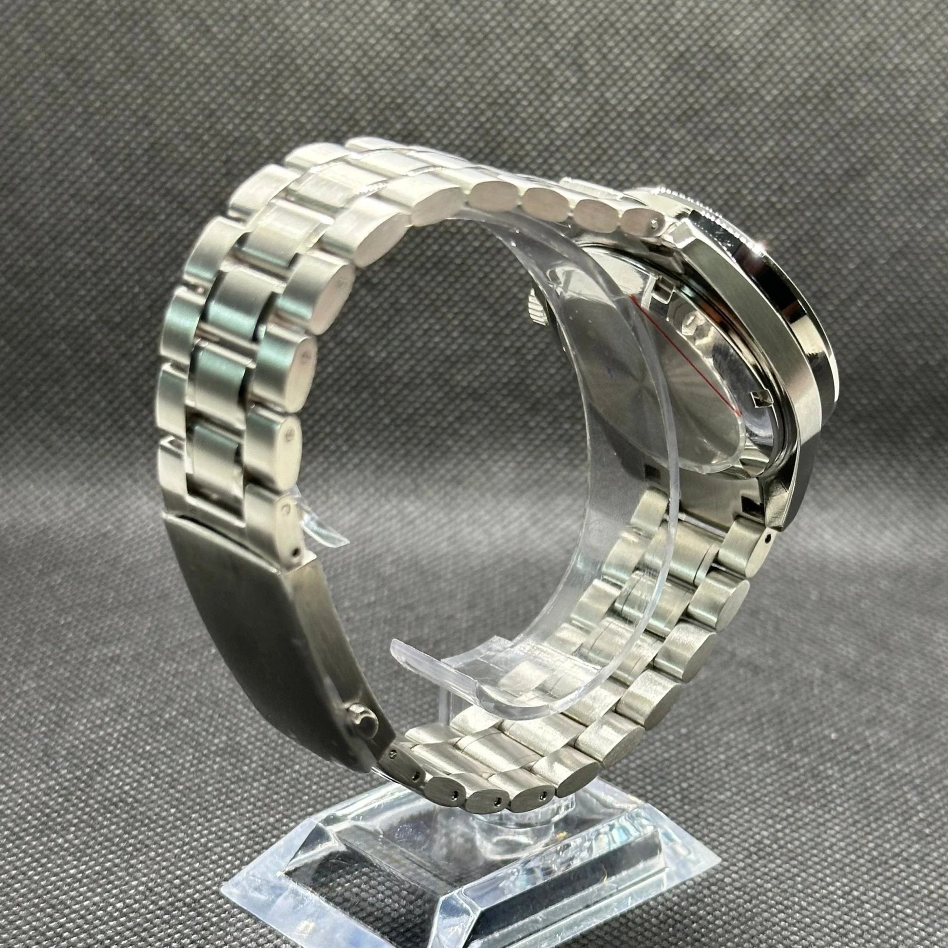 Luxury Swiss-Style Watch | Automatic Movement | Black Dial with Tachymeter Bezel | Stainless Steel Case | Metal Bracelet