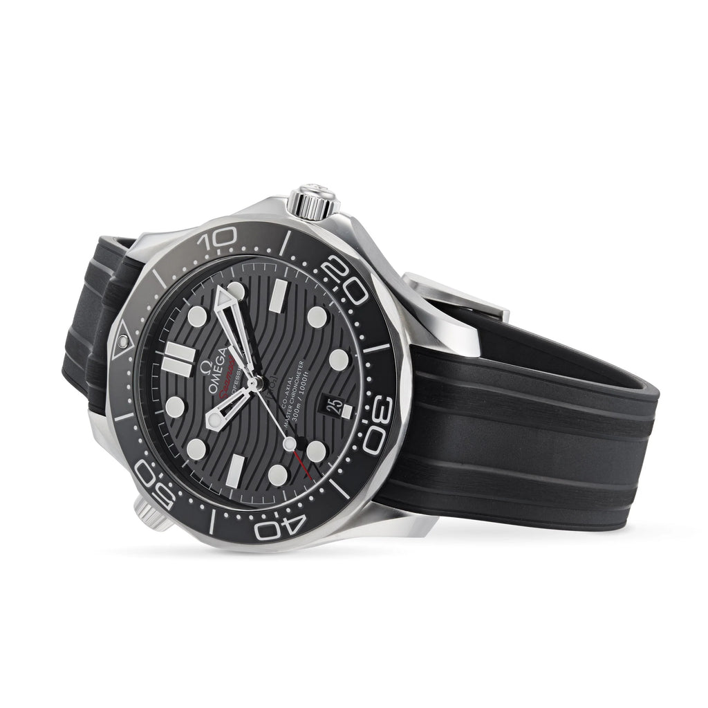 Swiss Luxury Watch | Automatic Watch | High-quality Rubber| Smooth Bezel | Black Wave Textured Dial