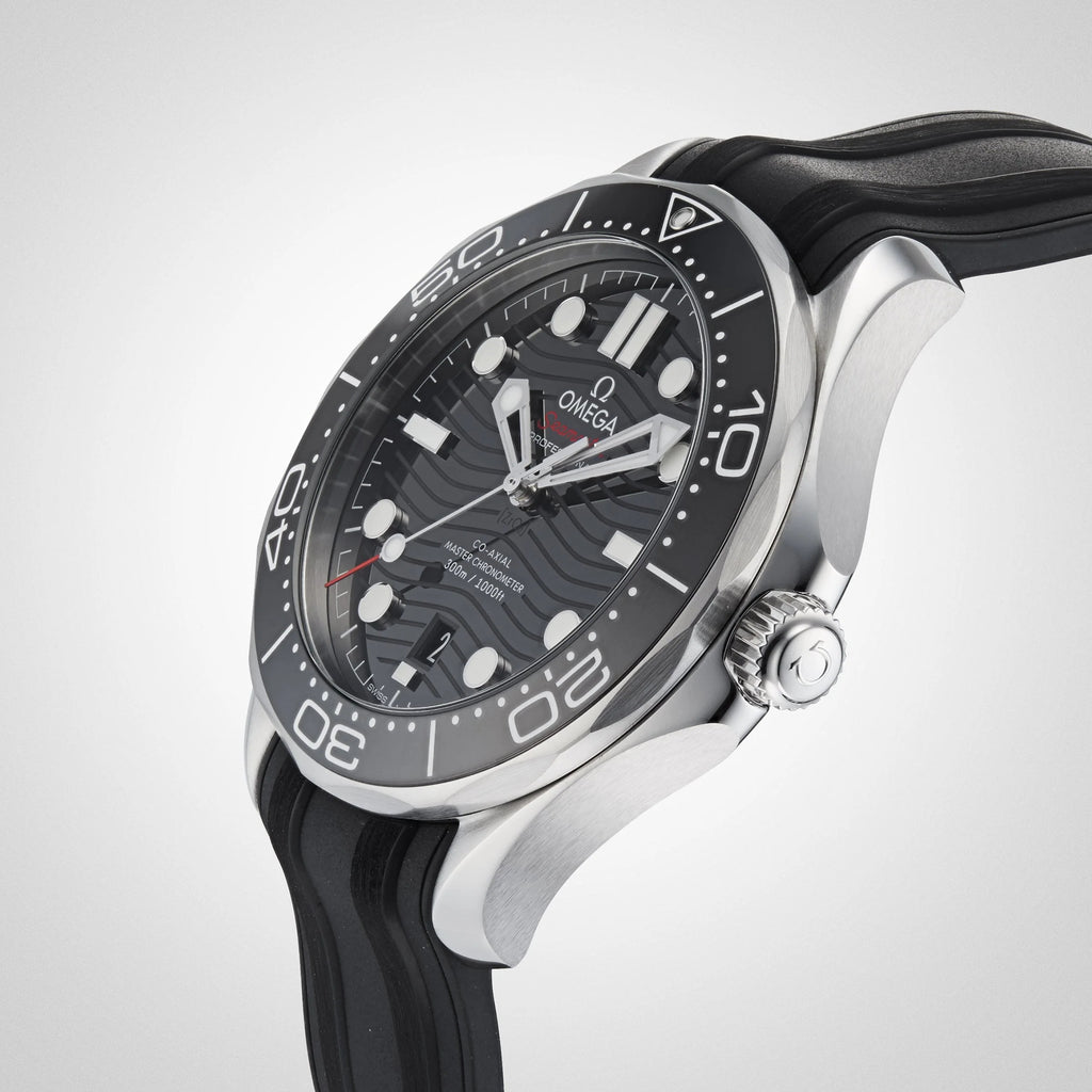Swiss Luxury Watch | Automatic Watch | High-quality Rubber| Smooth Bezel | Black Wave Textured Dial