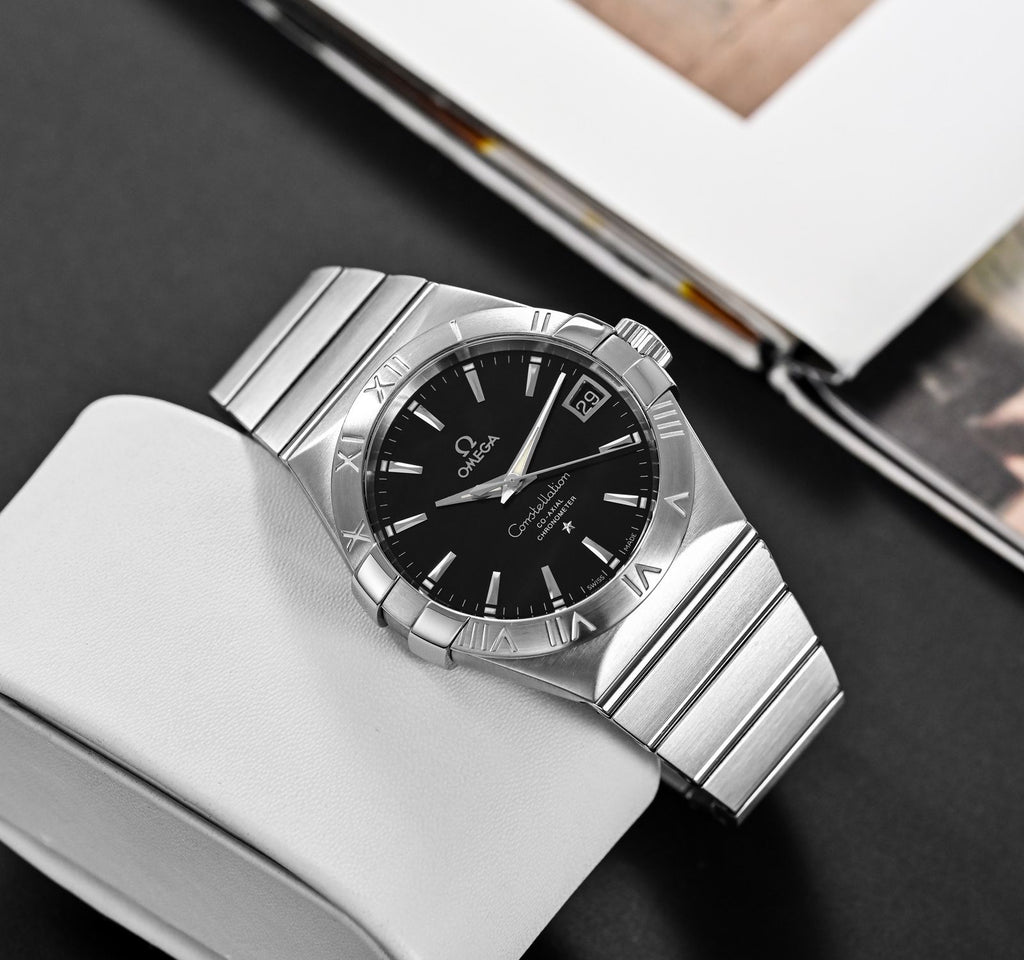 Swiss Luxury Watch | Automatic Watch | Black Dial with Roman Numeral Bezel | Stainless Steel Bracelet