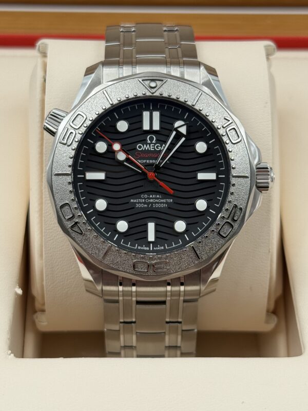 Luxury Swiss Watch | Seamaster Diver 300M | Automatic Co-Axial | Black Wave Dial | 904L Stainless Steel Bracelet | Ceramic Bezel