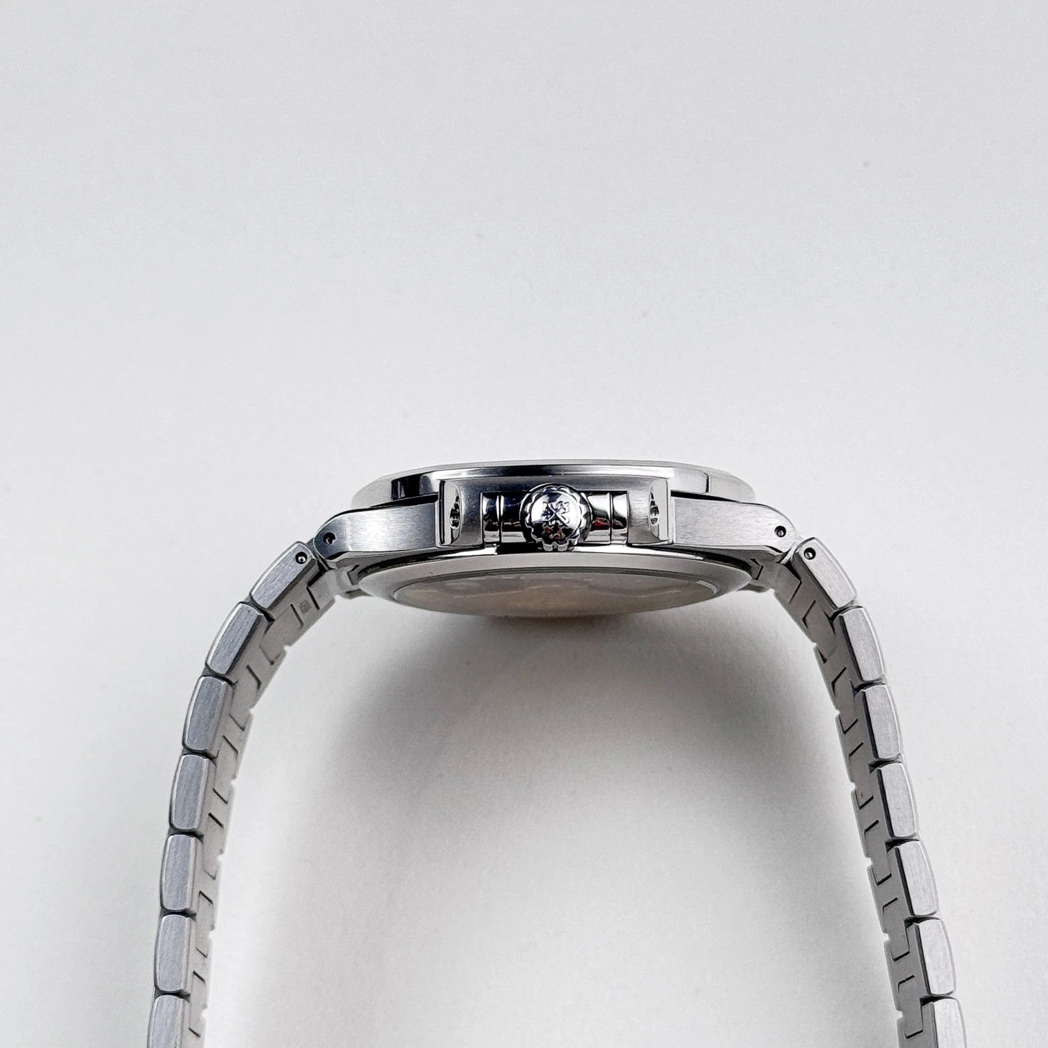 Luxury Swiss Watch | White Dial | Stainless Steel Case | Stainless Steel Bracelet | Date Display