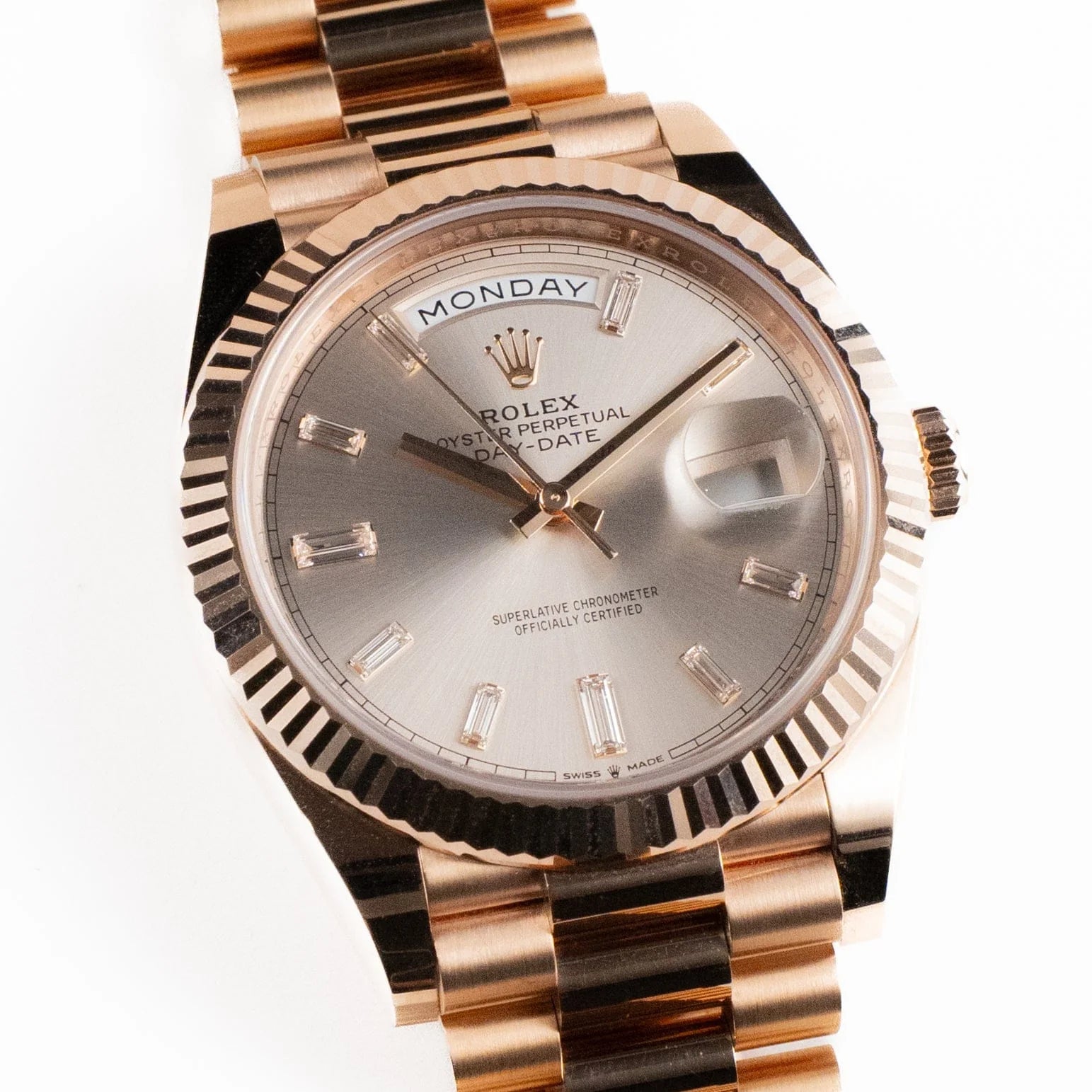 Luxury Swiss-Style Watch | Automatic Movement | Champagne Sunburst Dial | Day-Date Display | Fluted Bezel