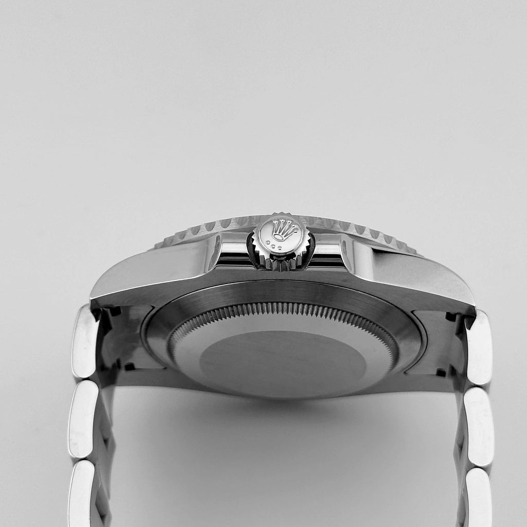 Luxury Swiss Watch | Automatic Movement | Green Sunburst Dial | Rotating Bezel | Stainless Steel Case & Bracelet