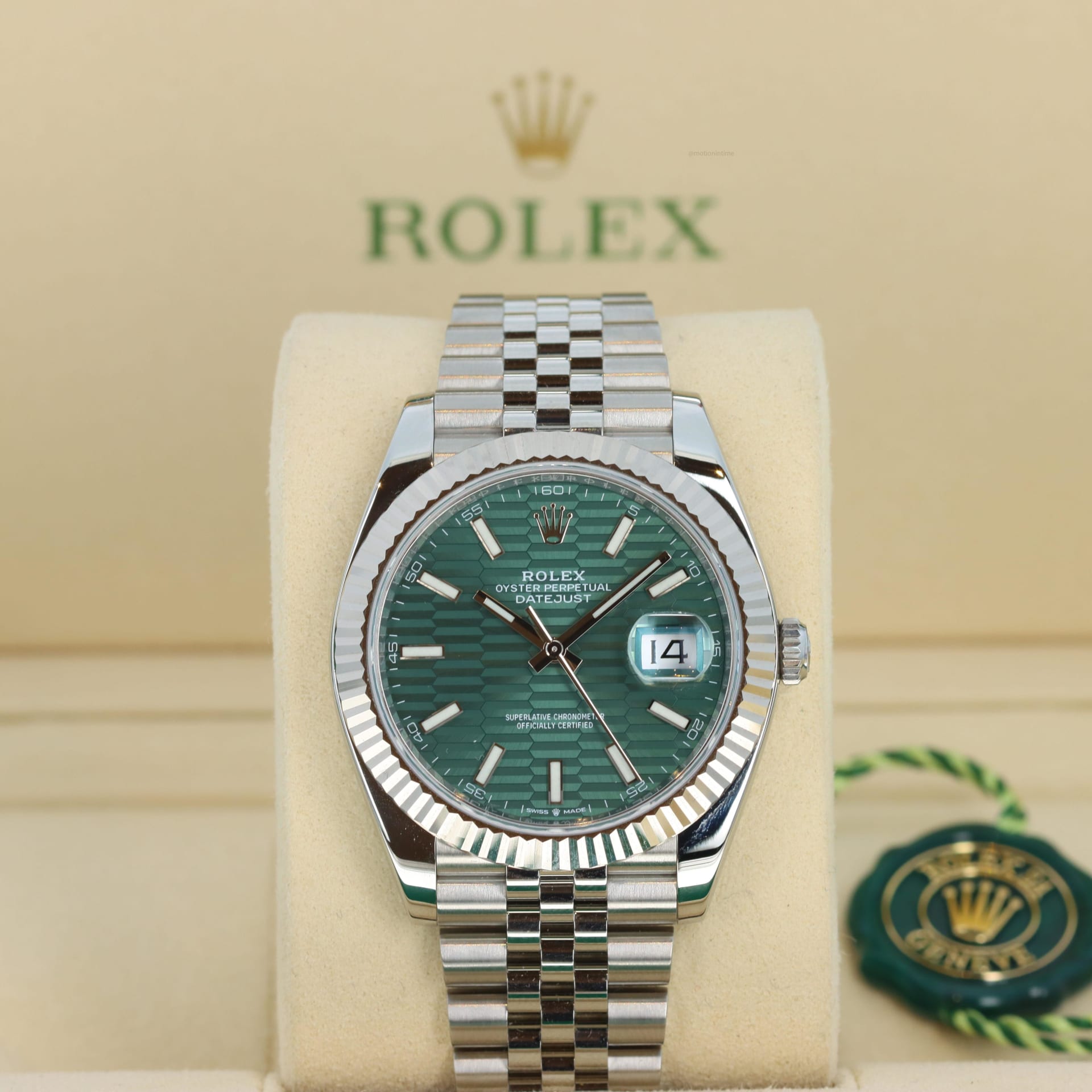Luxury Swiss Watch | Datejust 41 | Automatic | Green Dial | 904L Stainless Steel Jubilee Bracelet | Fluted Bezel