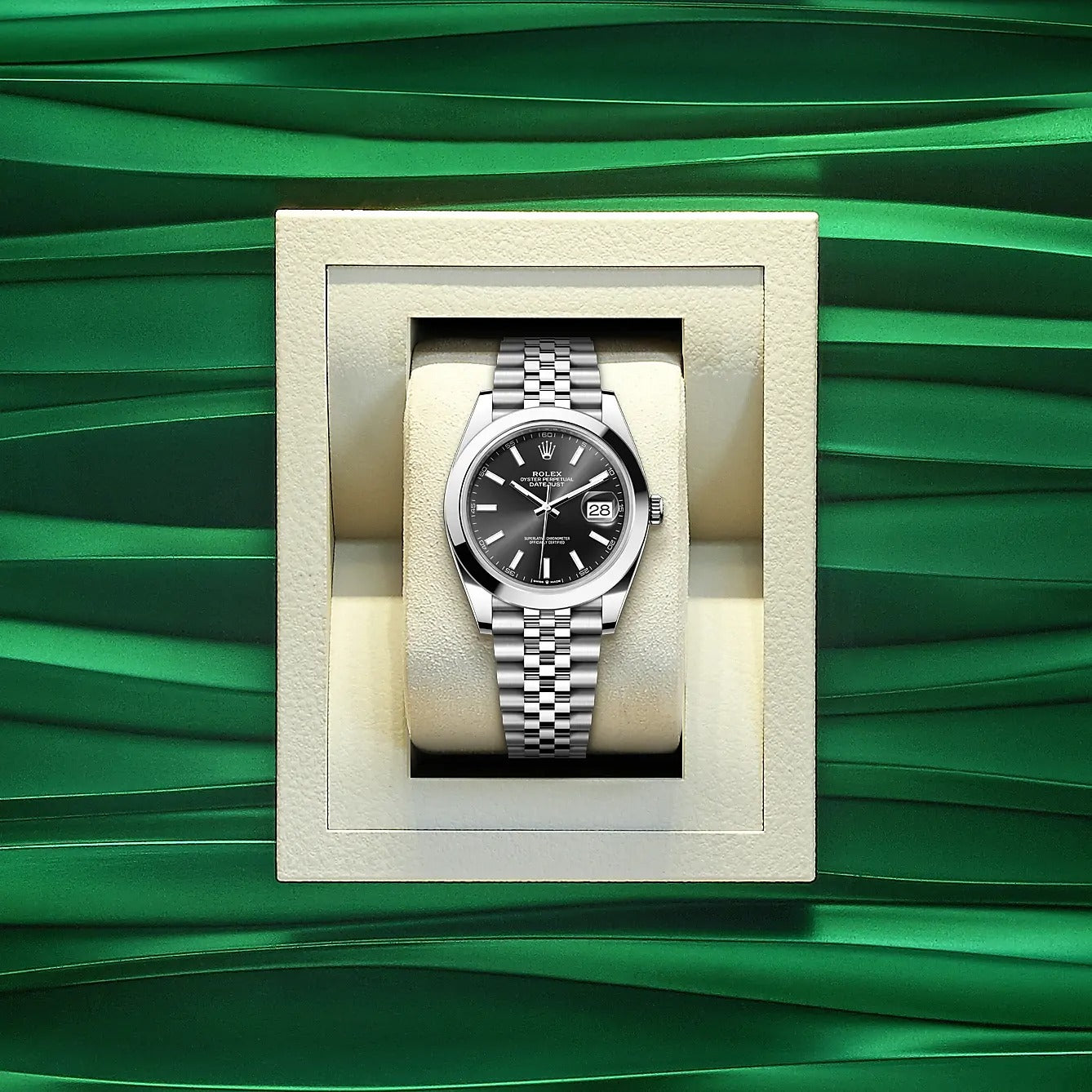 Luxury Swiss Watch | Datejust | Automatic | Black Sunburst Dial | 904L Stainless Steel Bracelet | Smooth Bezel