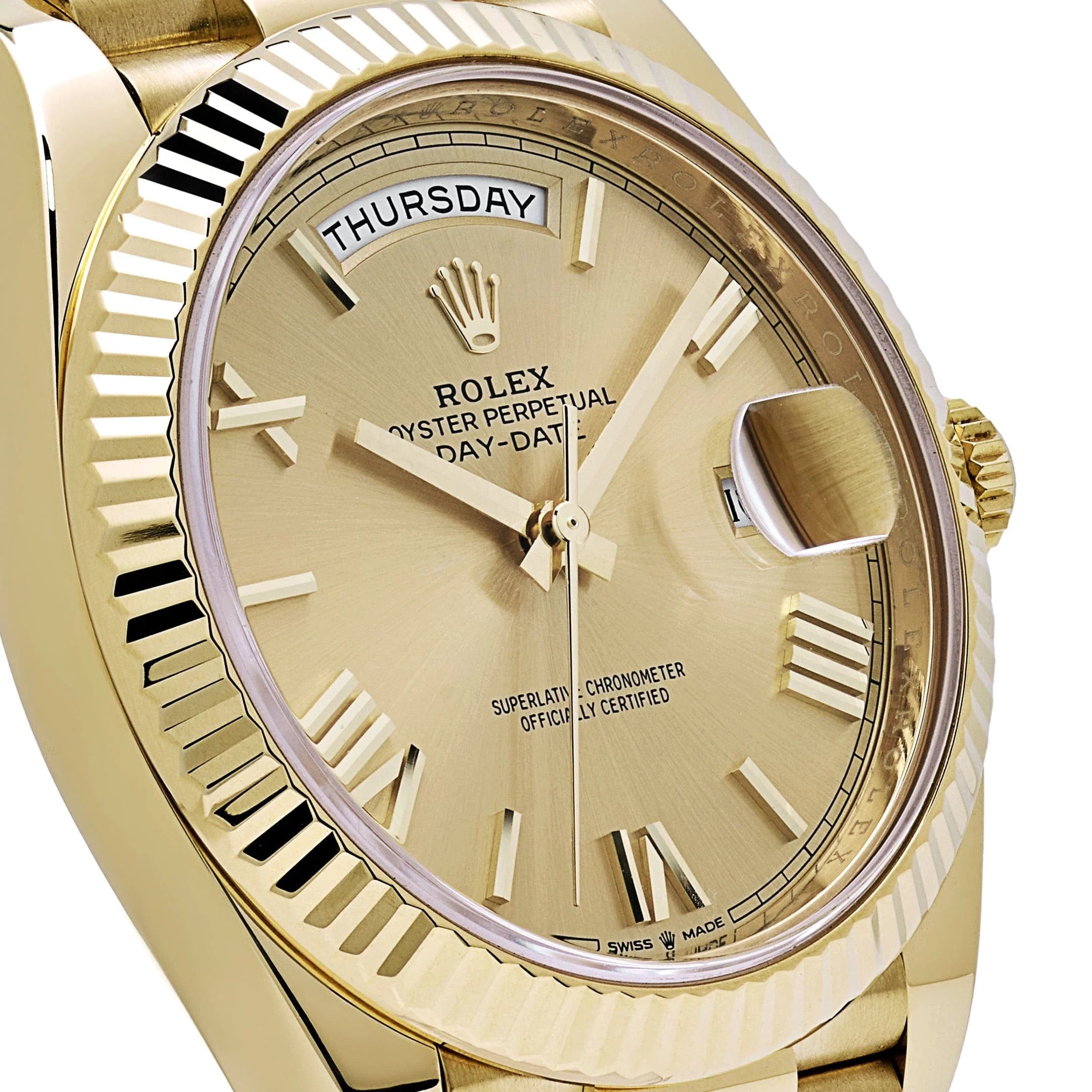 Luxury Swiss-Style Watch | Automatic Movement | Champagne Sunburst Dial with Roman Numerals | Day-Date Display | Fluted Bezel