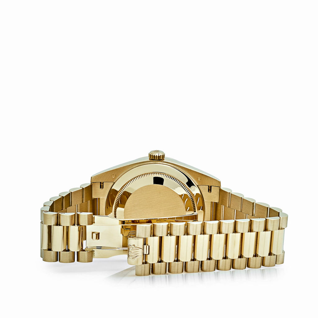 Luxury Swiss-Style Watch | Automatic Movement | Champagne Sunburst Dial with Roman Numerals | Day-Date Display | Fluted Bezel