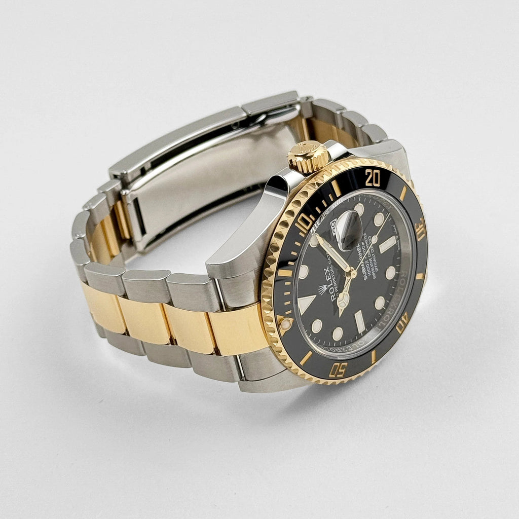 Luxury Swiss Watch | Automatic Movement | Black Dial | Luminous Hour Markers | Date Display | Stainless Steel Bracelet