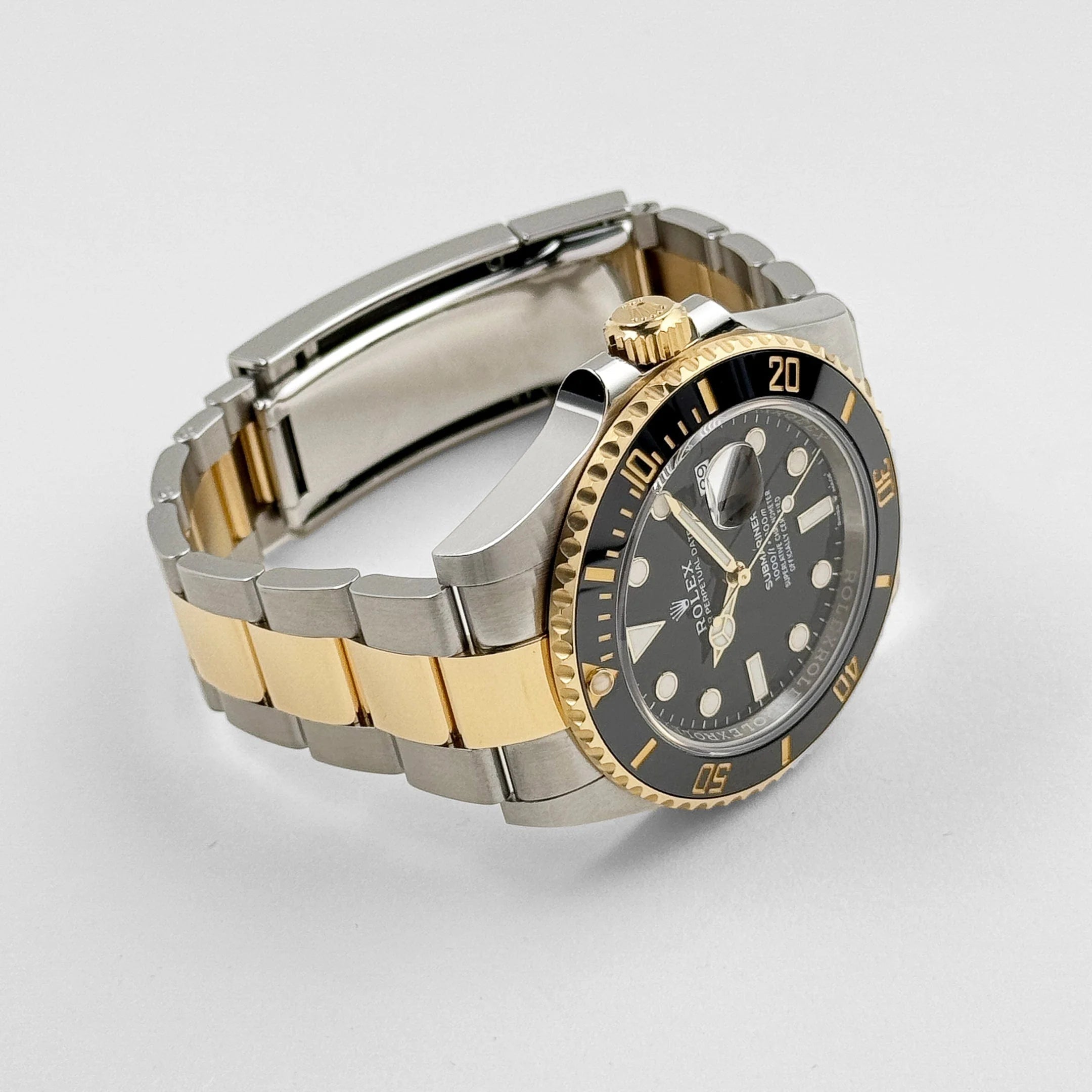 Luxury Swiss Watch | Automatic Movement | Black Dial | Luminous Hour Markers | Date Display | Stainless Steel Bracelet