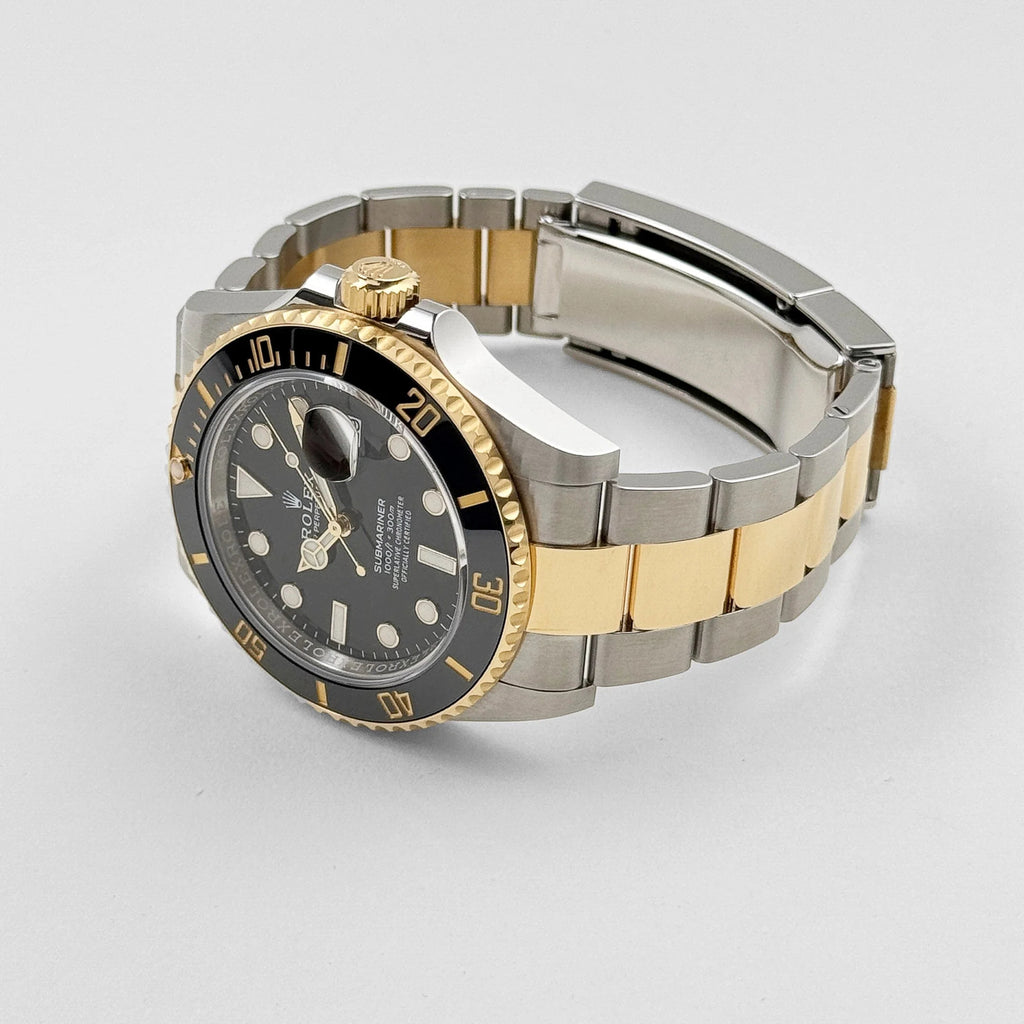 Luxury Swiss Watch | Automatic Movement | Black Dial | Luminous Hour Markers | Date Display | Stainless Steel Bracelet