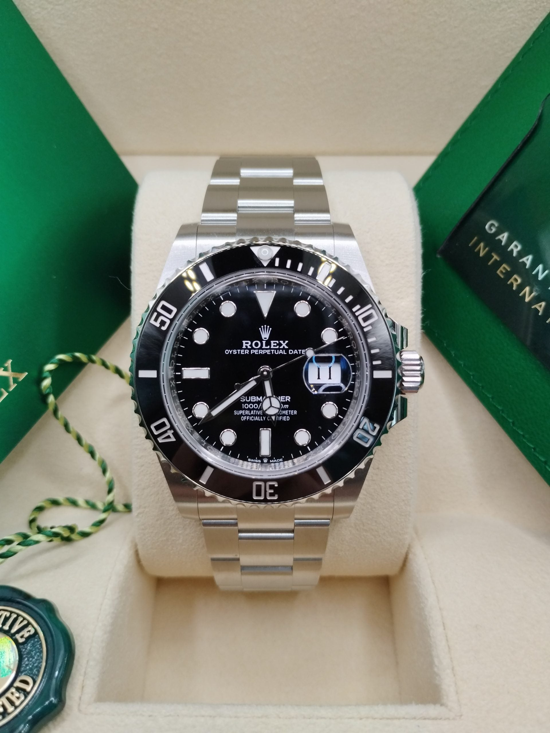 Luxury Swiss Watch | Submariner | Automatic Diver | Black Dial | 904L Stainless Steel Oyster Bracelet | Ceramic Bezel