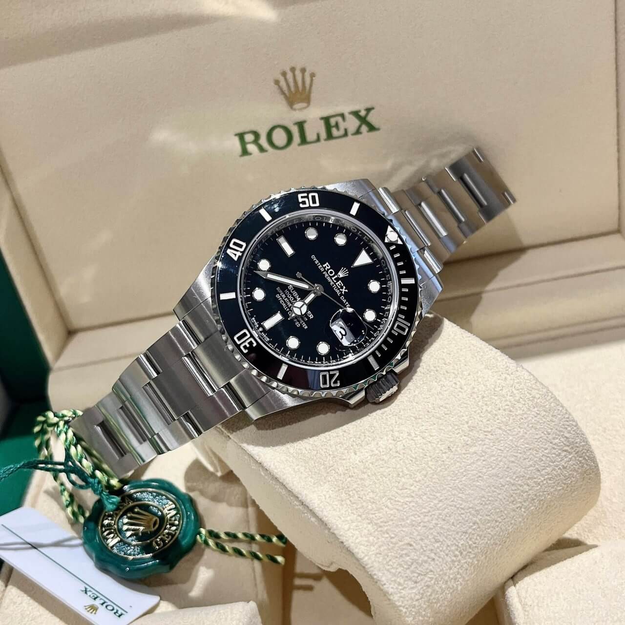Luxury Swiss Watch | Submariner | Automatic Diver | Black Dial | 904L Stainless Steel Oyster Bracelet | Ceramic Bezel