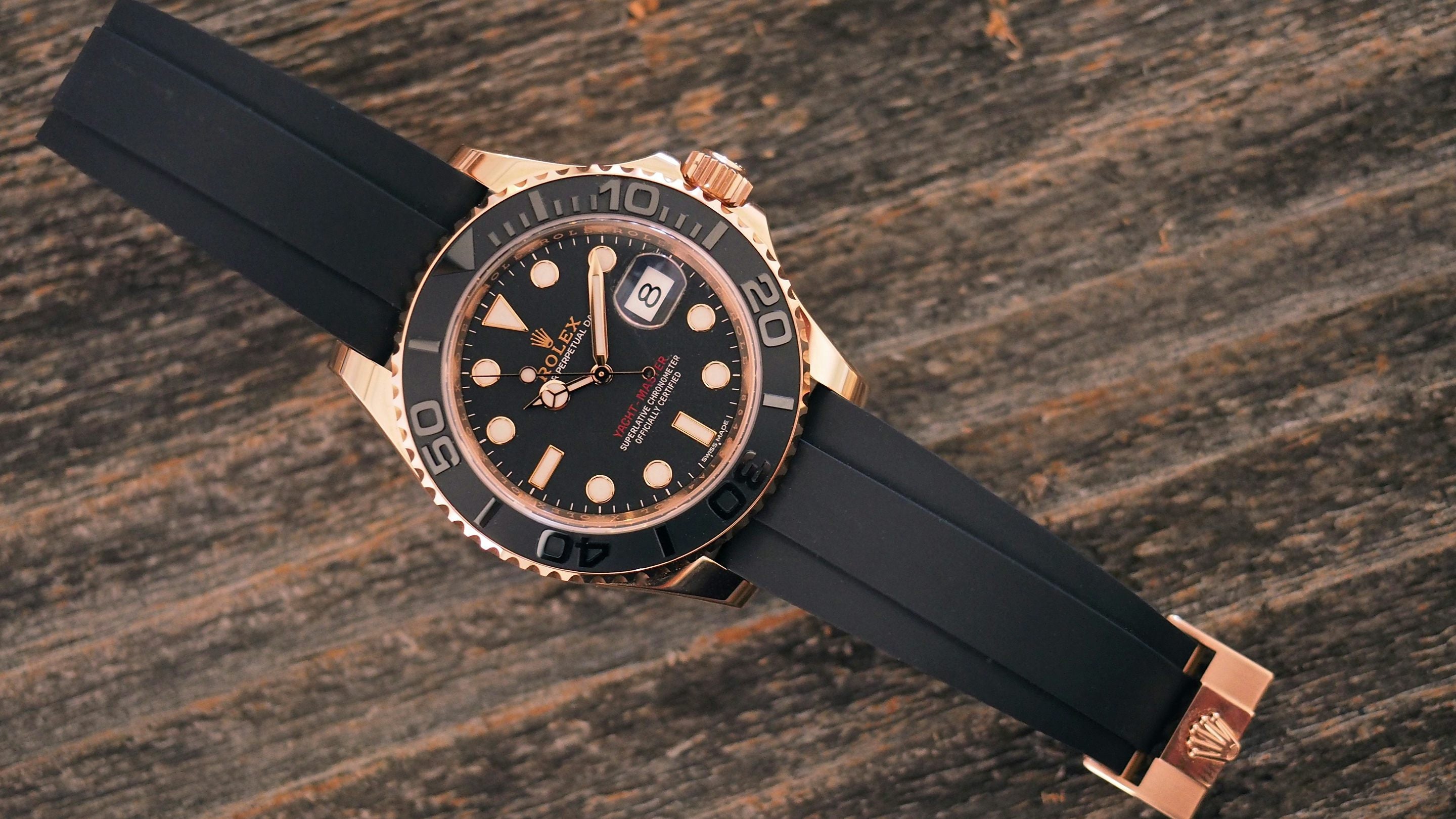 Luxury Swiss Watch | Yacht-Master 40 | Automatic | Black Dial | Black Rubber Strap | Rotatable Bezel