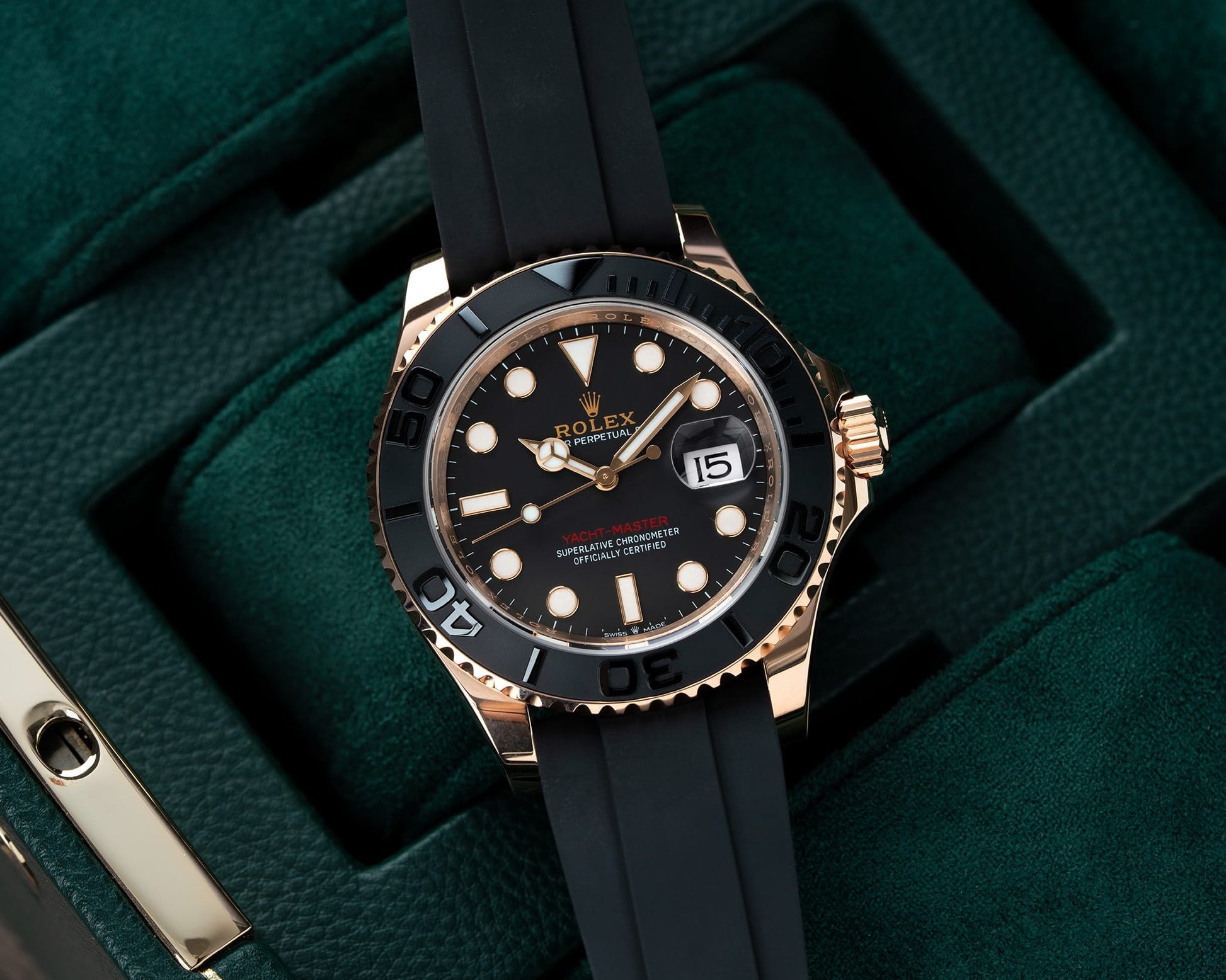 Luxury Swiss Watch | Yacht-Master 40 | Automatic | Black Dial | Black Rubber Strap | Rotatable Bezel