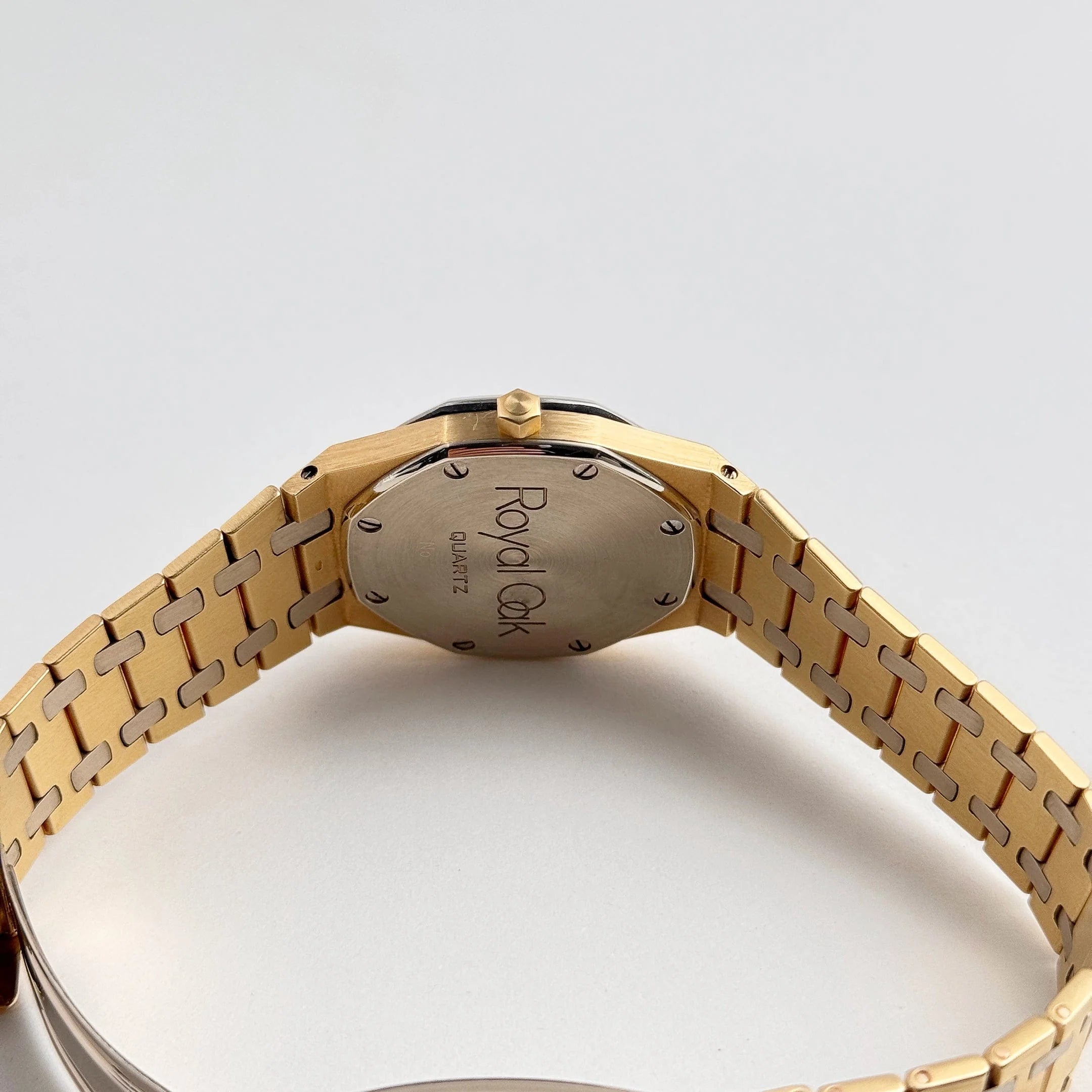 Luxury Swiss Watch | Automatic Movement | Stainless Steel Case | Stainless Steel Bracelet | Date Display