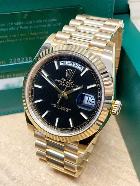 Luxury Swiss Watch | Day-Date | Automatic | Black Dial | 904L stainless steel bracelet | Fluted Bezel