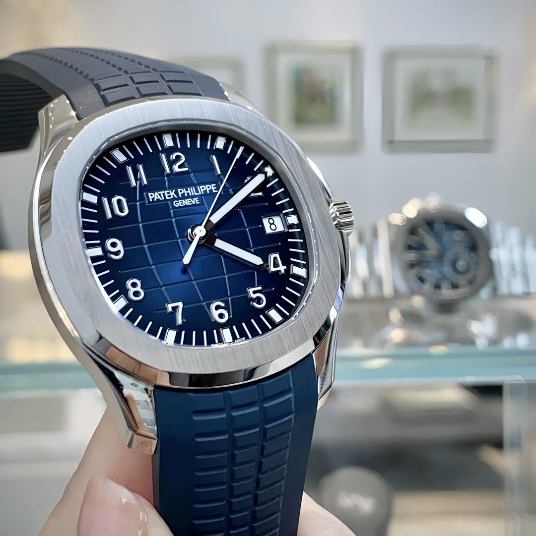 Luxury Swiss Watch | Automatic Movement | Blue Dial | Stainless Steel Case | Blue Rubber Strap | Date Display